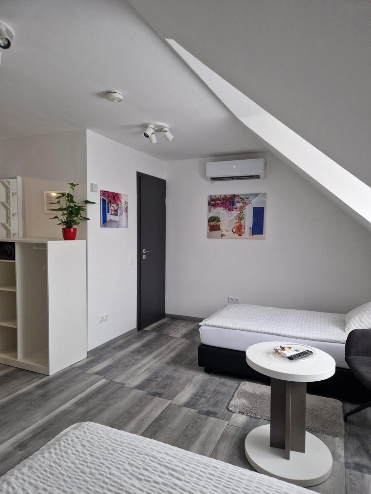 Nefelejcs Vendeghaz Guest house *
